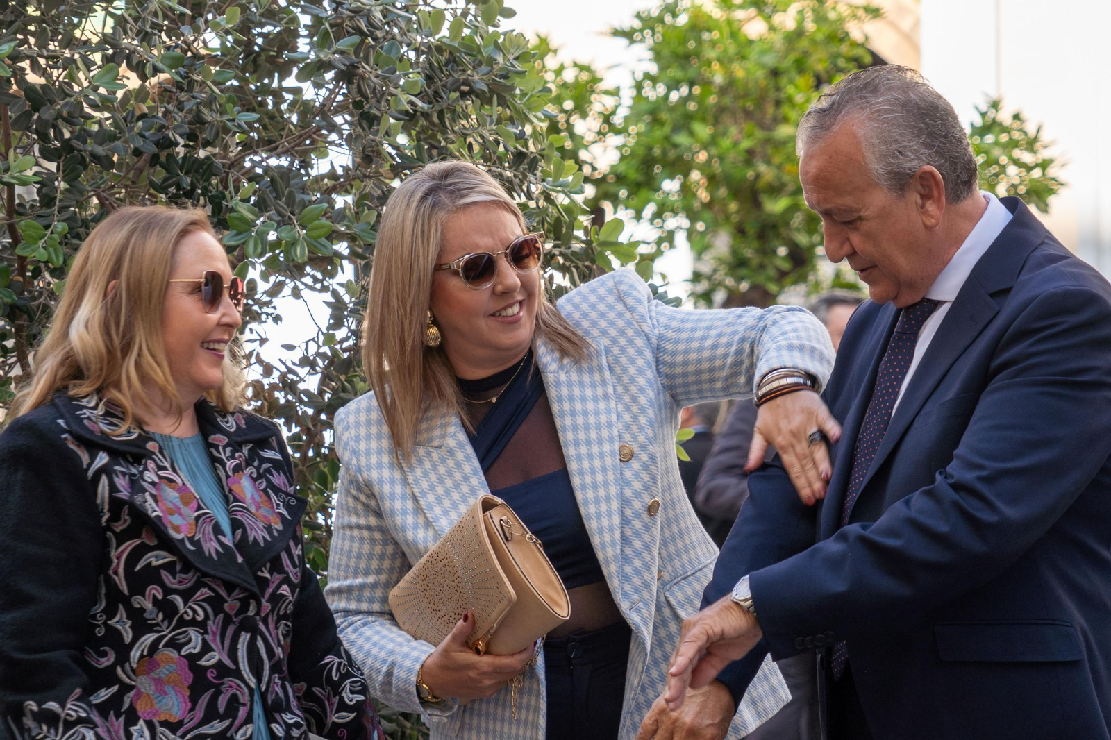 Imágenes del ambiente en el Pregón de la Semana Santa de Huelva 2025