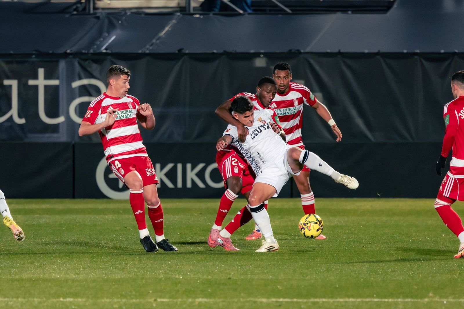 Las imágenes del partido entre el Ceuta y el Granada CF