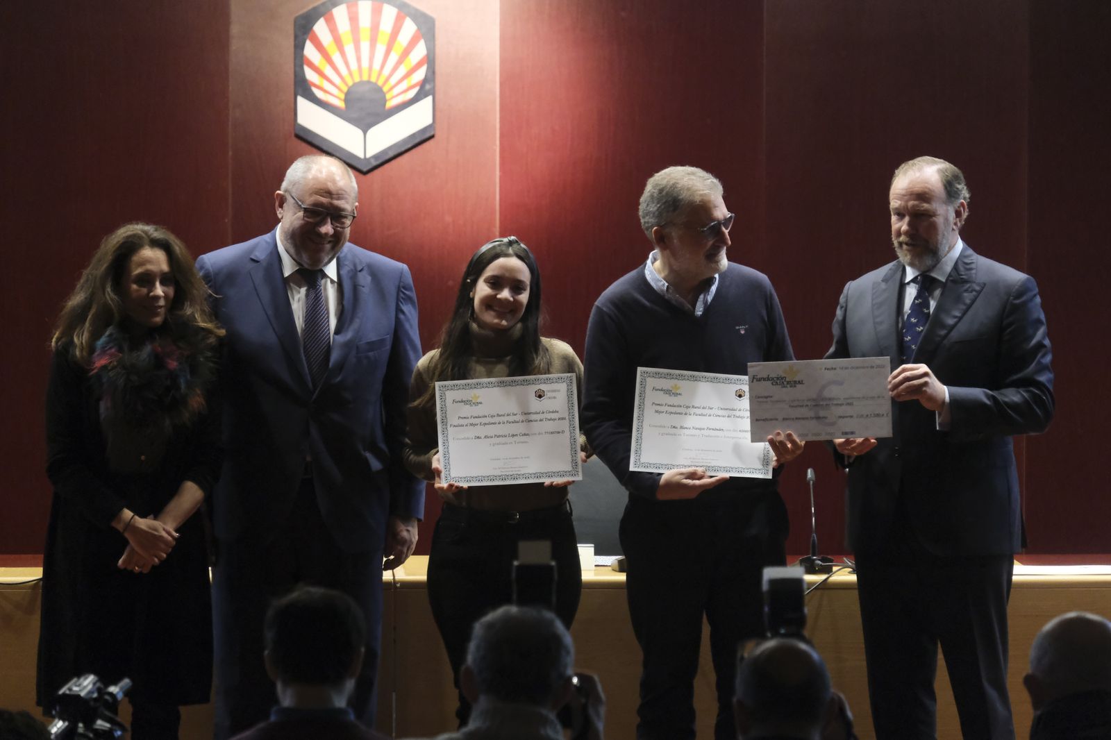La entrega de premios de la Fundación Caja Rural del Sur a los mejores expediente de la Universidad de Córdoba, en imágenes