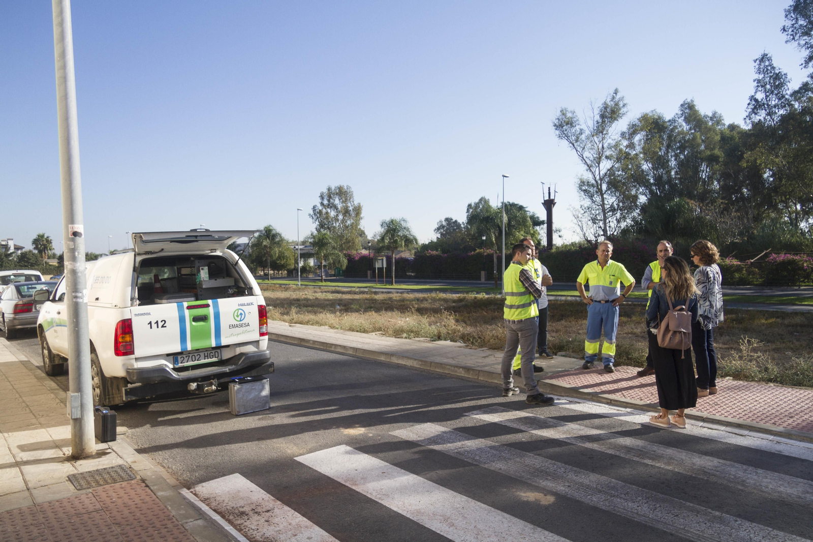 Los técnicos de EMASESA trabajando sobre el terreno