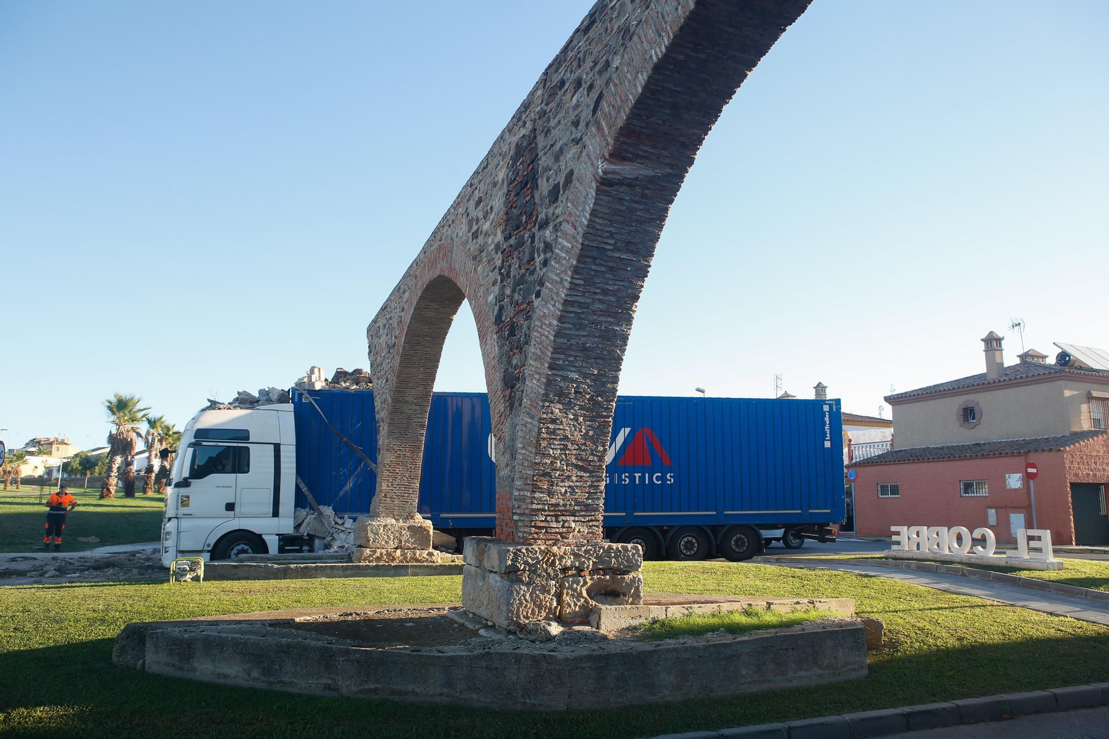 Fotos de los daños en el acueducto de los arcos de El Cobre, en Algeciras