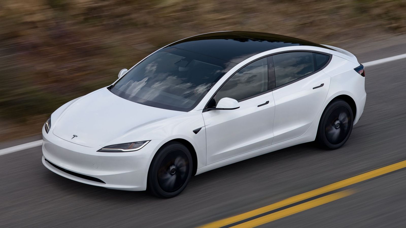 La potencia del Model 3 Standard es de 283 CV (208 kW) y la batería LFP tiene una capacidad de 60 kWh.