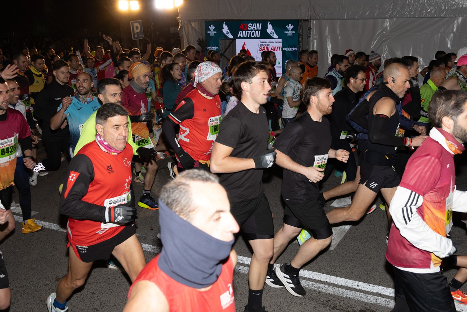 Encuéntrate en la salida de la Carrera de San Antón 2026 (1), en imágenes