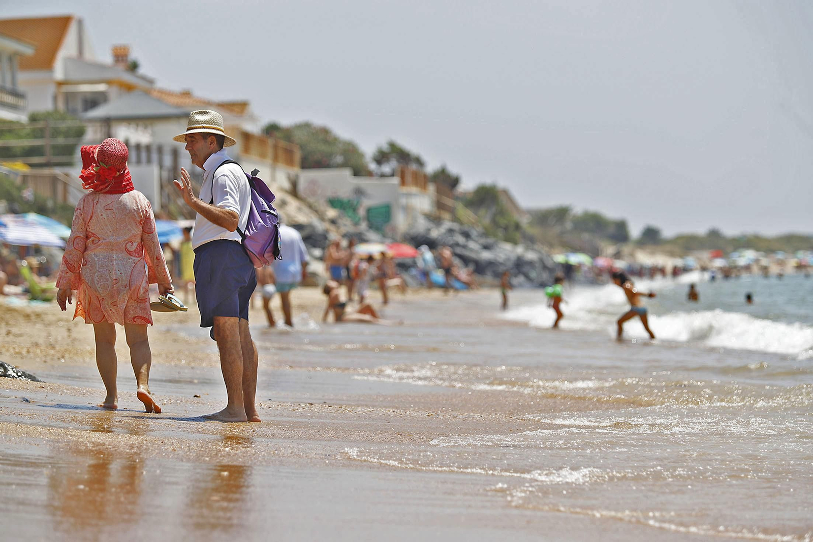 Ambiente en las playas de Huelva en el domingo 2 de julio