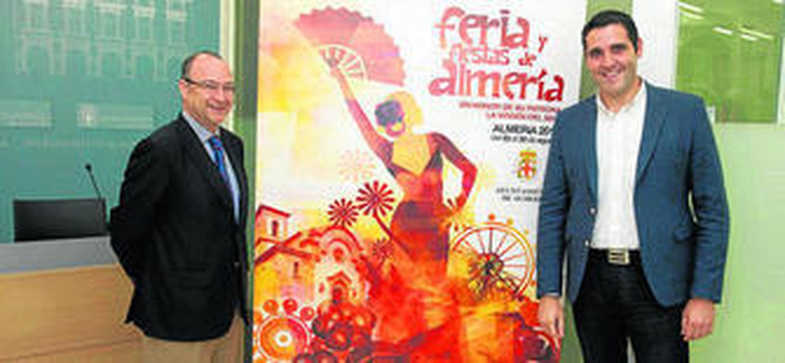 El alcalde y el concejal de Fiestas Mayores con el nuevo cartel.