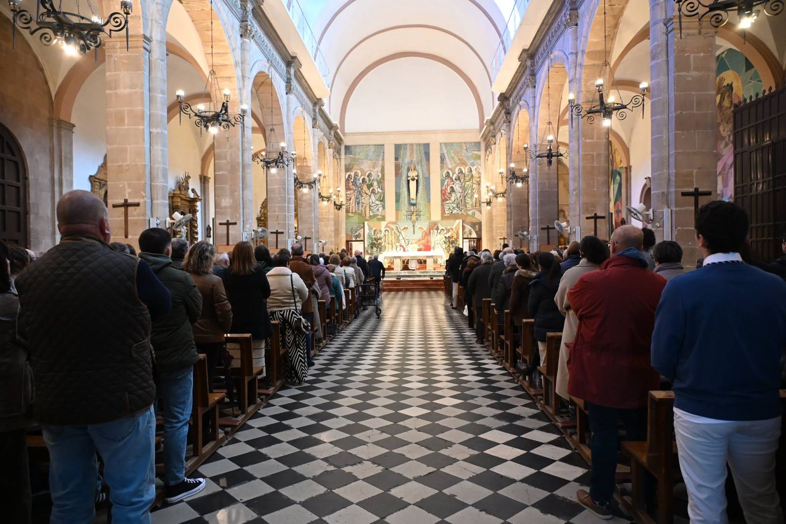 Las imágenes del homenaje de Villa del Río a su párroco emérito, Manuel Tirado Fernández