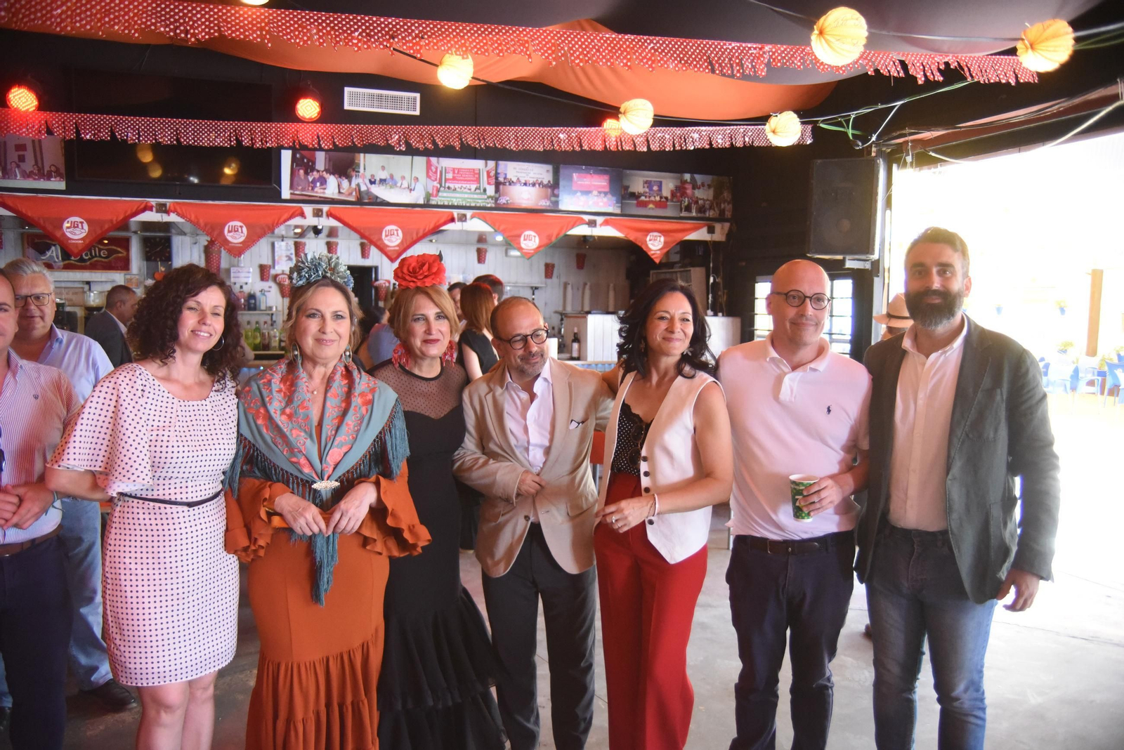 Las mejores imágenes de un lunes de Feria en Córdoba cargado de comidas de empresa y recepciones