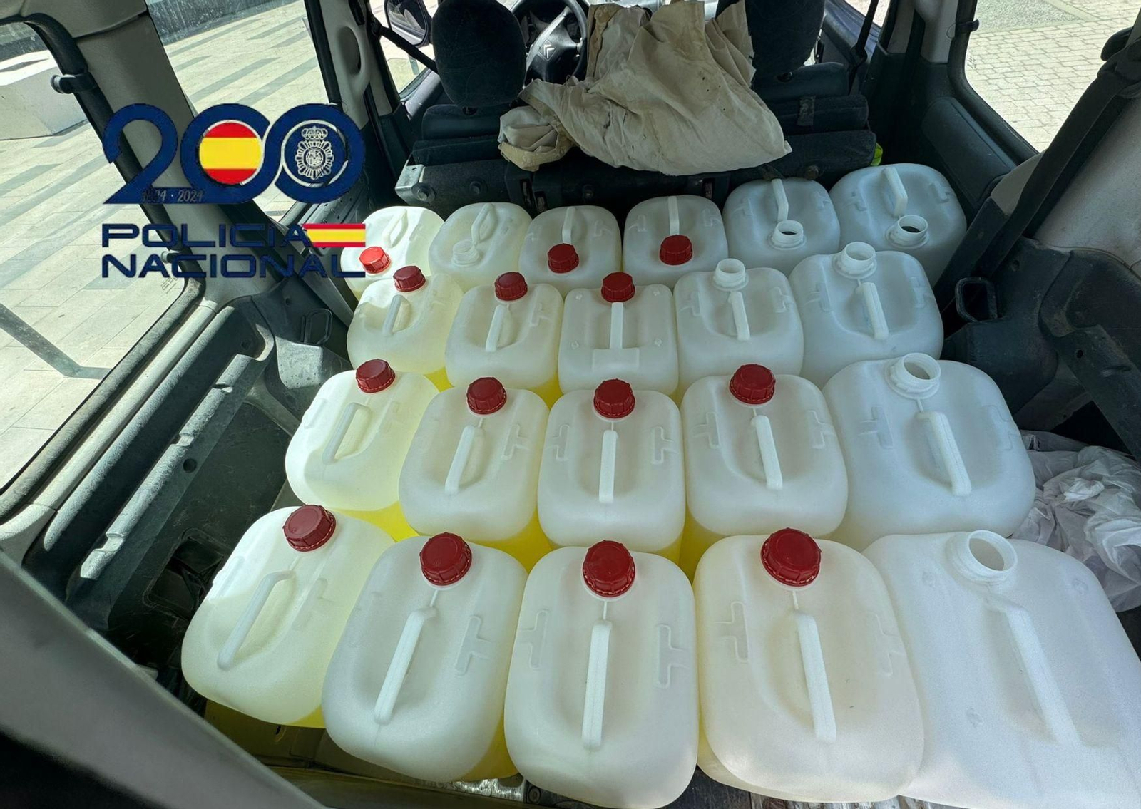 Garrafas de combustible intervenidas en otra ocasión por la Policía Nacional