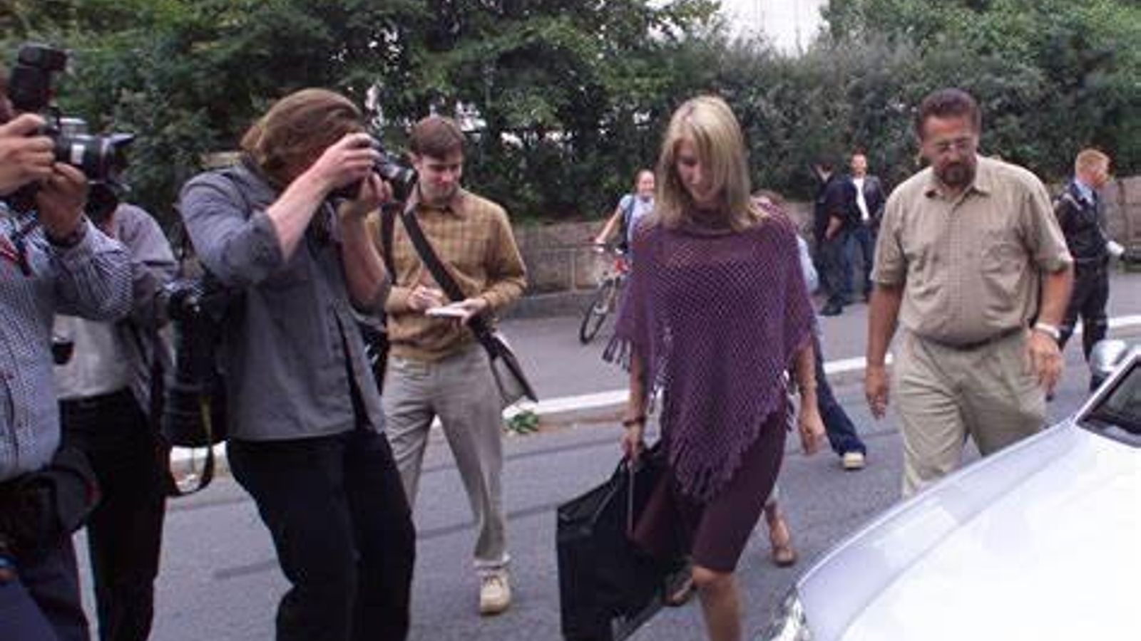 Sannum, perseguida por los fotógrafos cuando salía con Don Felipe a finales de los 90.