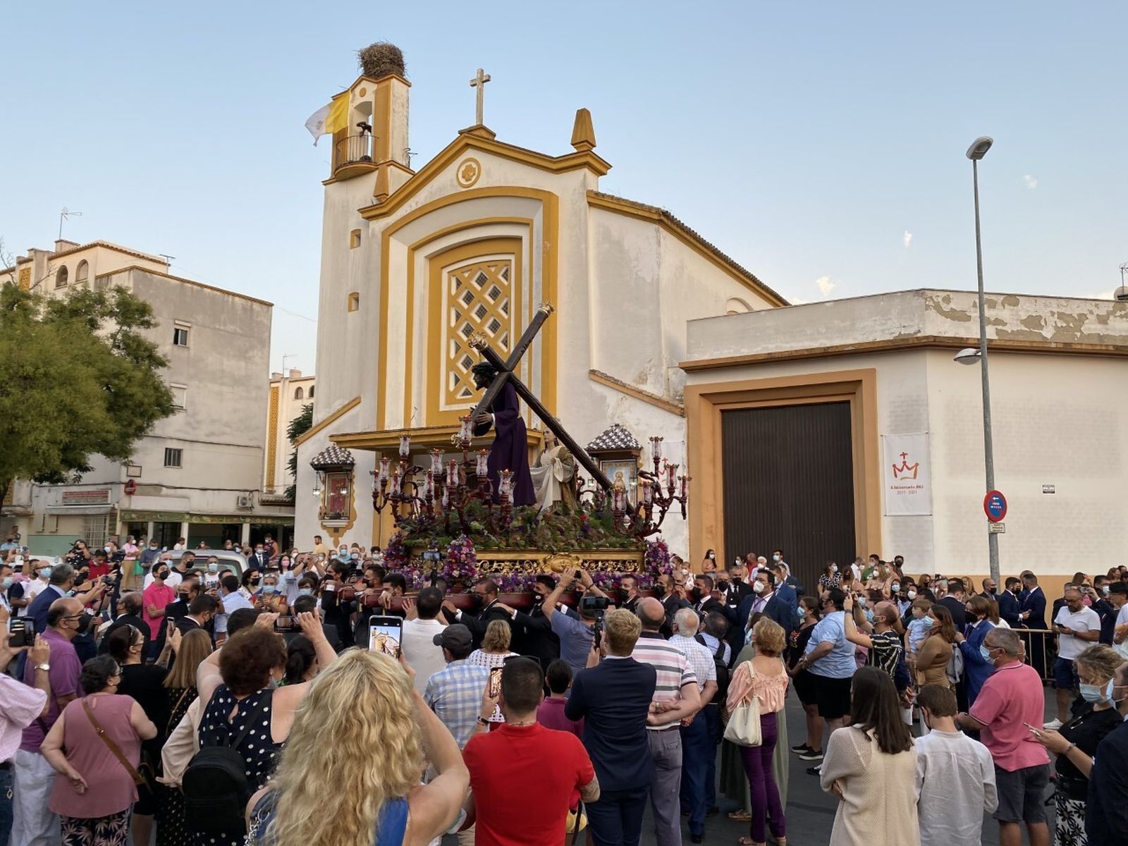 El Señor de las Misericordias, tras salir de Santa Ana.