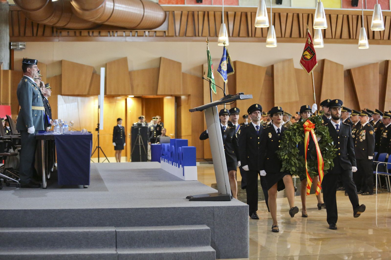 Las fotos del día del patrón de la Policía Nacional en Málaga