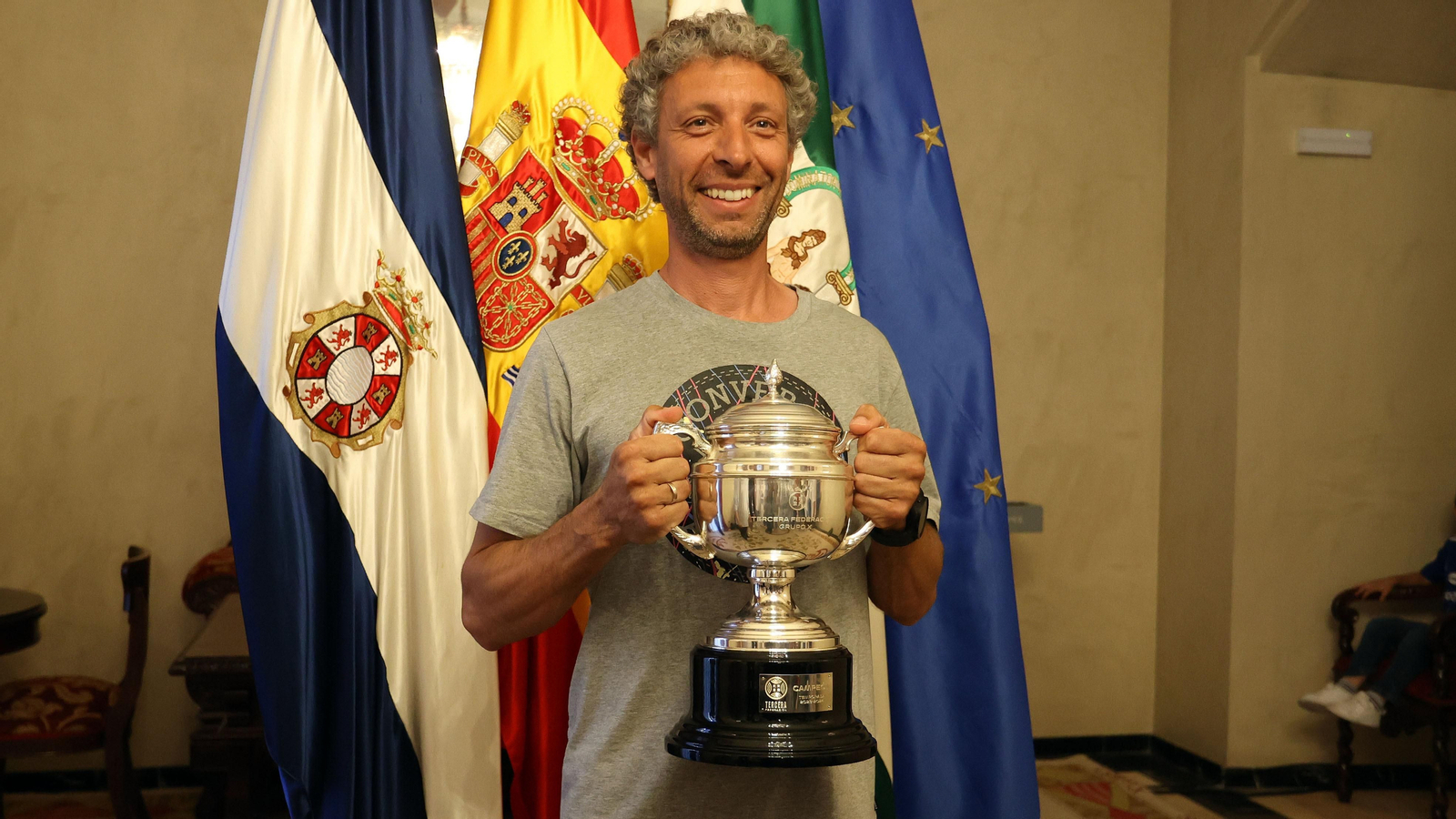 Baño de masas del Xerez CD en Jerez por su ascenso