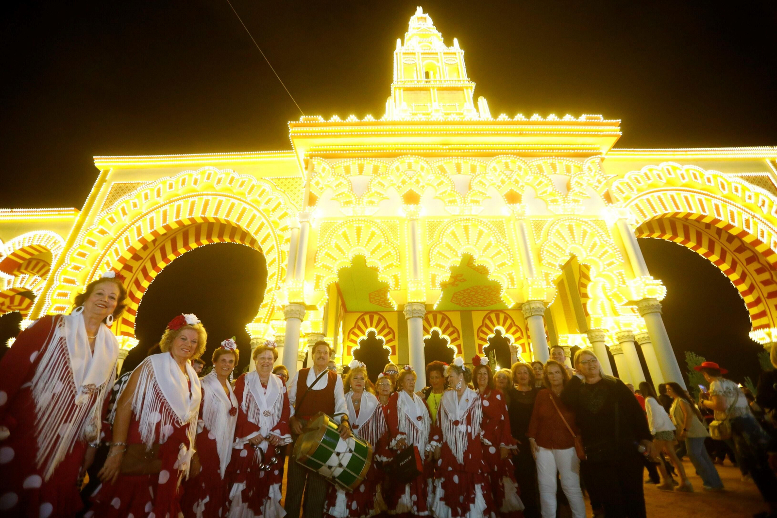 Córdoba ya disfruta de su Feria: las mejores fotos del alumbrado de la portada