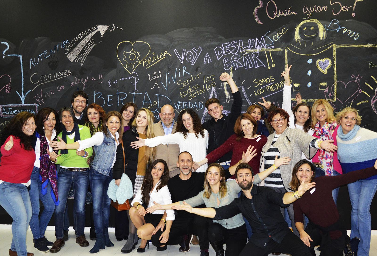 Participantes en el evento, junto a sus organizadores: José Ortega y Bruno Moioli.