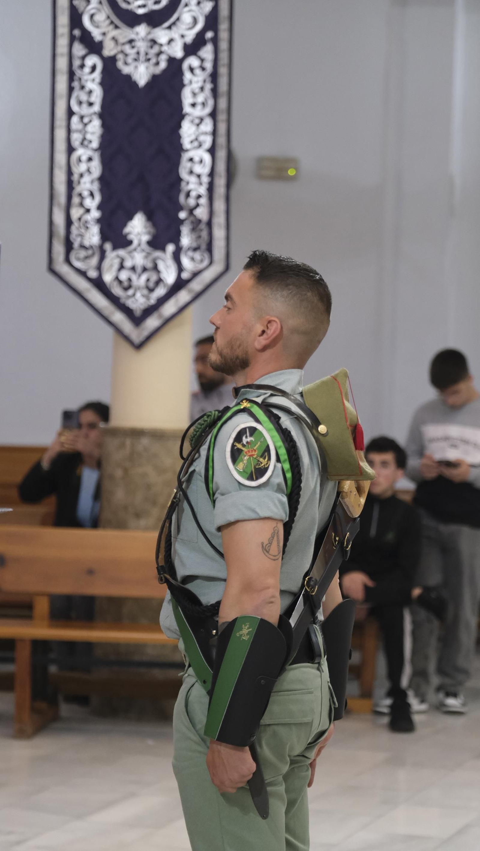 La Legión custodia el Cristo de la Buena Muerte en la Semana Santa de El Parador 2025