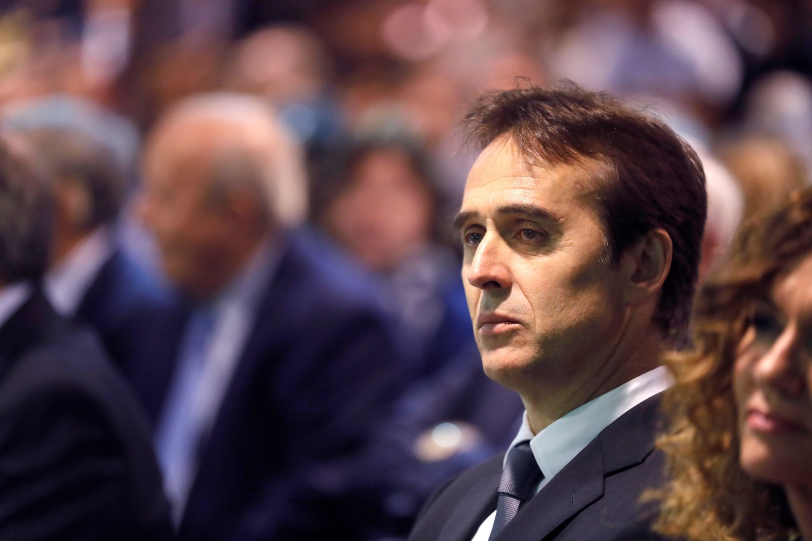 Julen Lopetegui, con lágrimas en los ojos, durante su presentación como nuevo entrenador del Real Madrid.