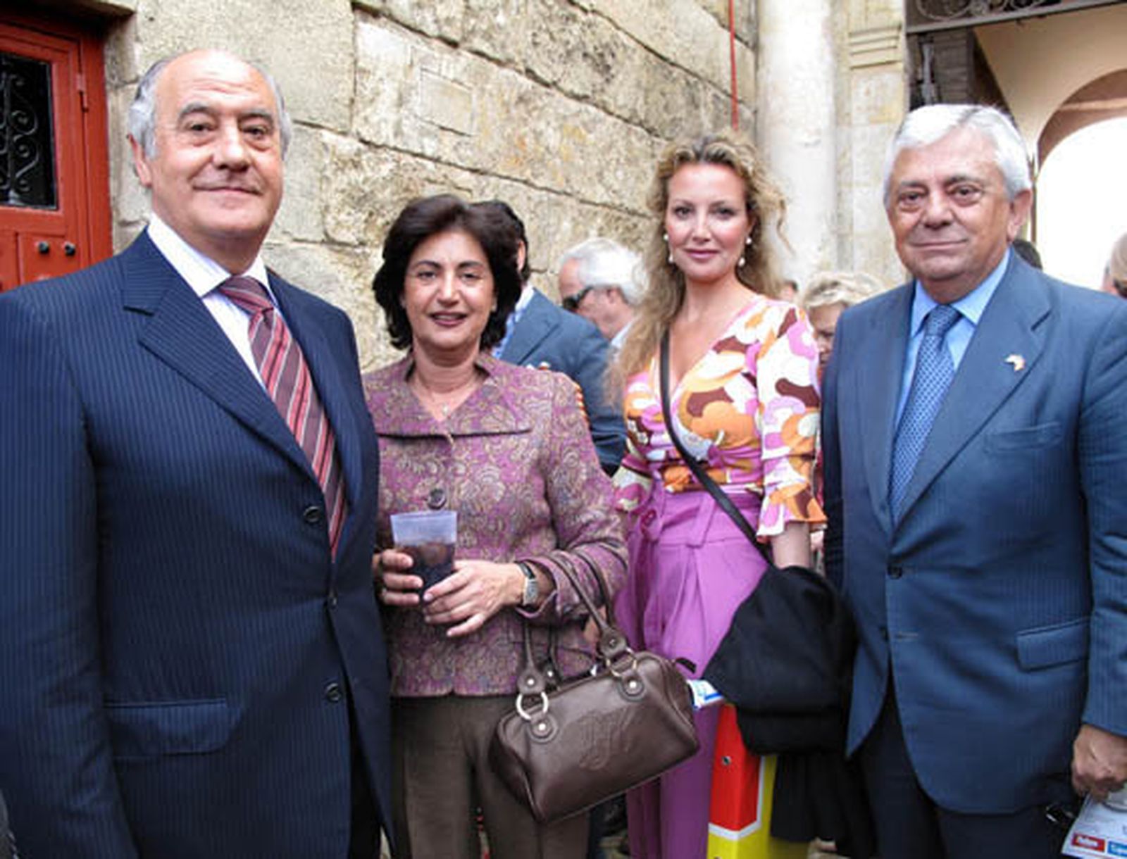Ramón Valencia (Pagés); Carmen Canorea, Marita Rufino y Francisco Herrero, presidente de la Cámara de Comercio.

Foto: Victoria Ramírez