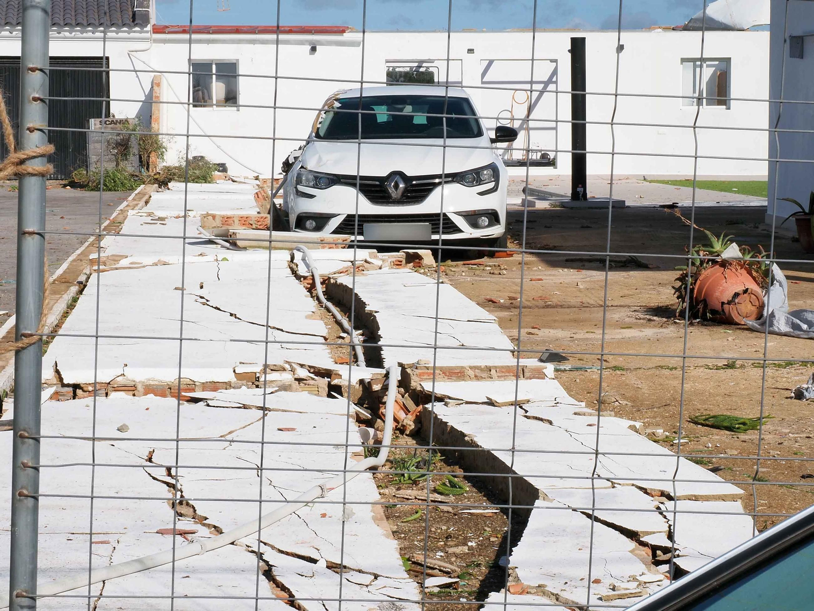 Imágenes de los daños causados por la violenta manga de viento en la provincia de Huelva