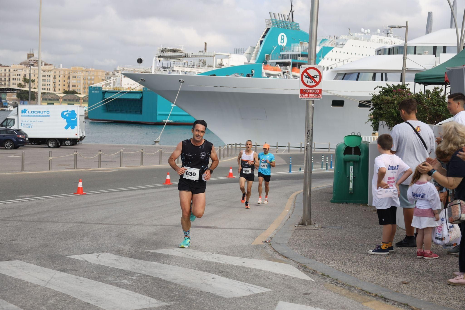 Las fotos de la 3ª carrera solidaria Memorial Vicente Granados en Málaga