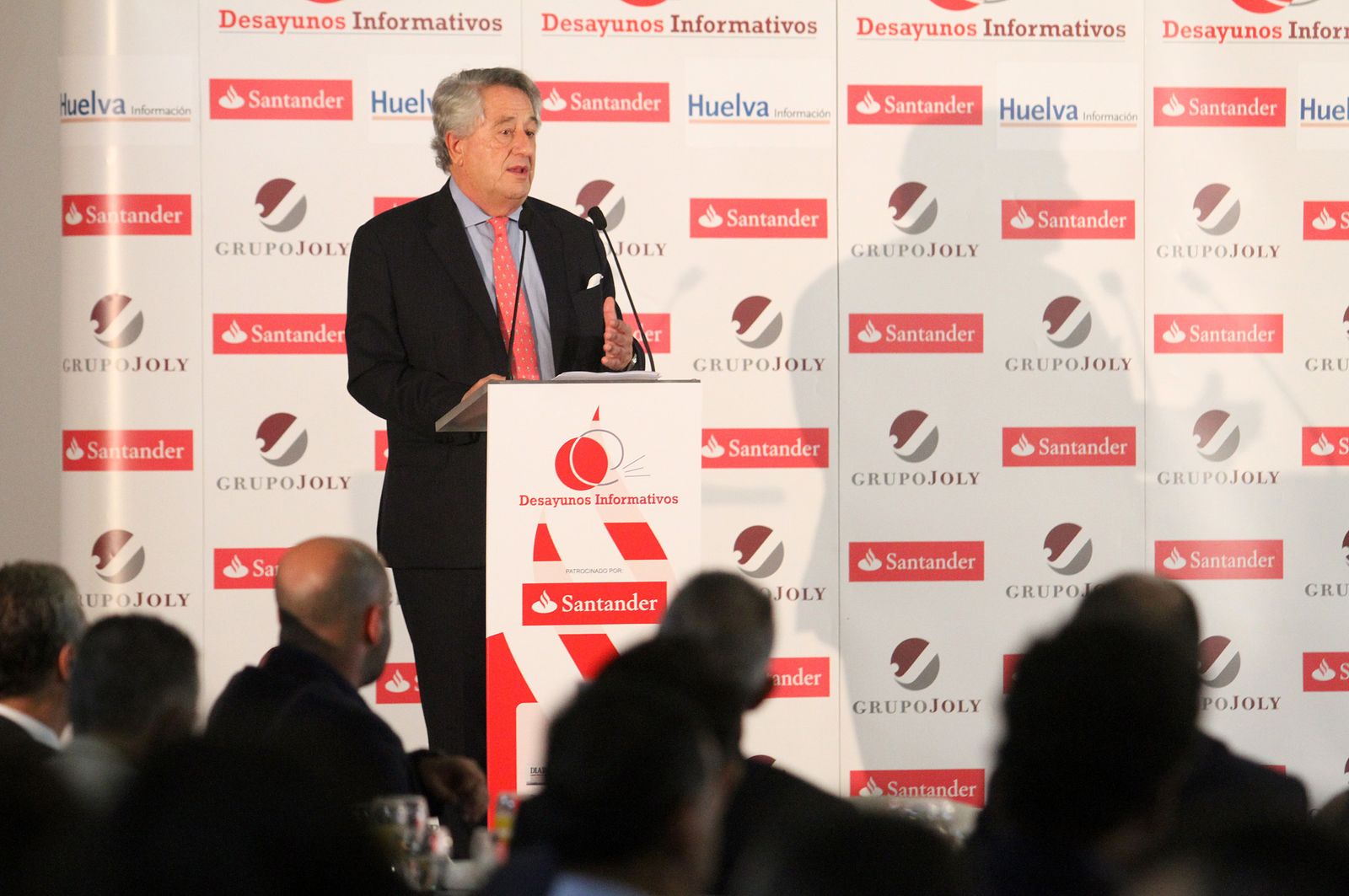 Imágenes del Desayuno Informativo del Grupo Joly con Javier Targhetta