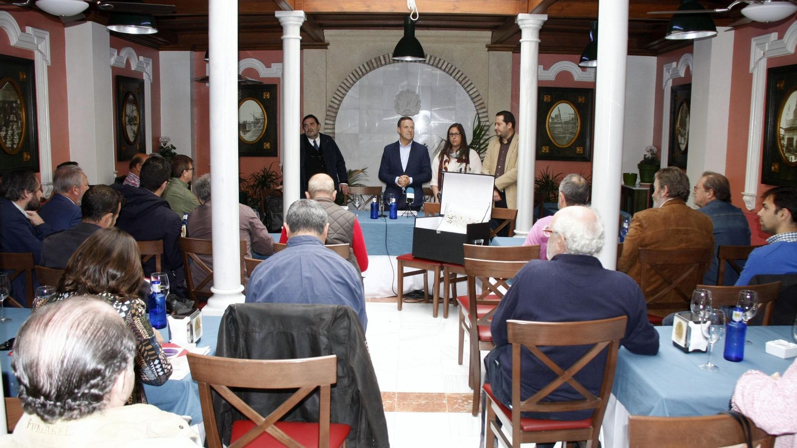 El público asistente a la puesta de largo del Peprichye.