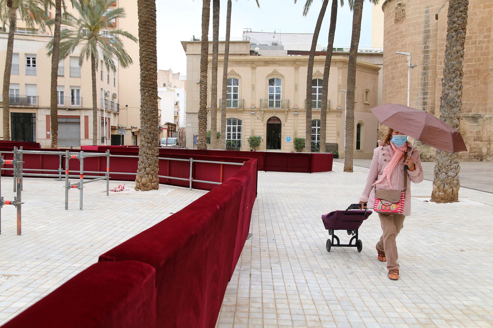 Montaje de la Carrera Oficial para la Semana Santa de Almería