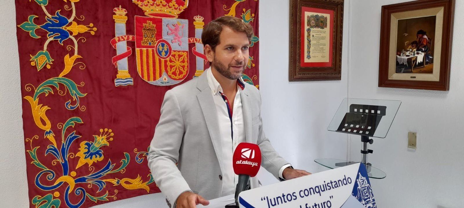 El alcalde de Cabra, el popular Fernando Priego.