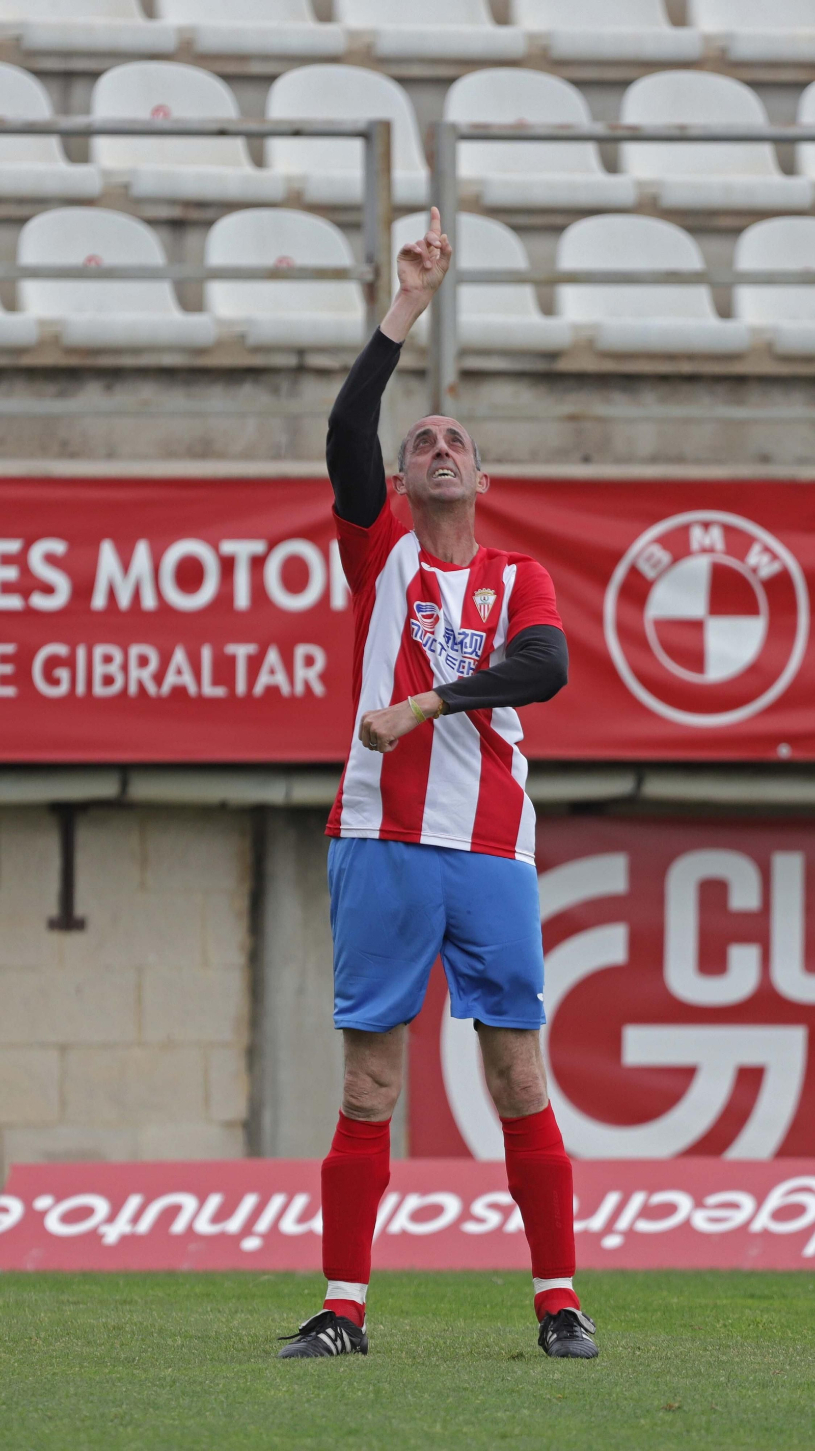 La mejores fotos del Algeciras - Real Madrid veteranos