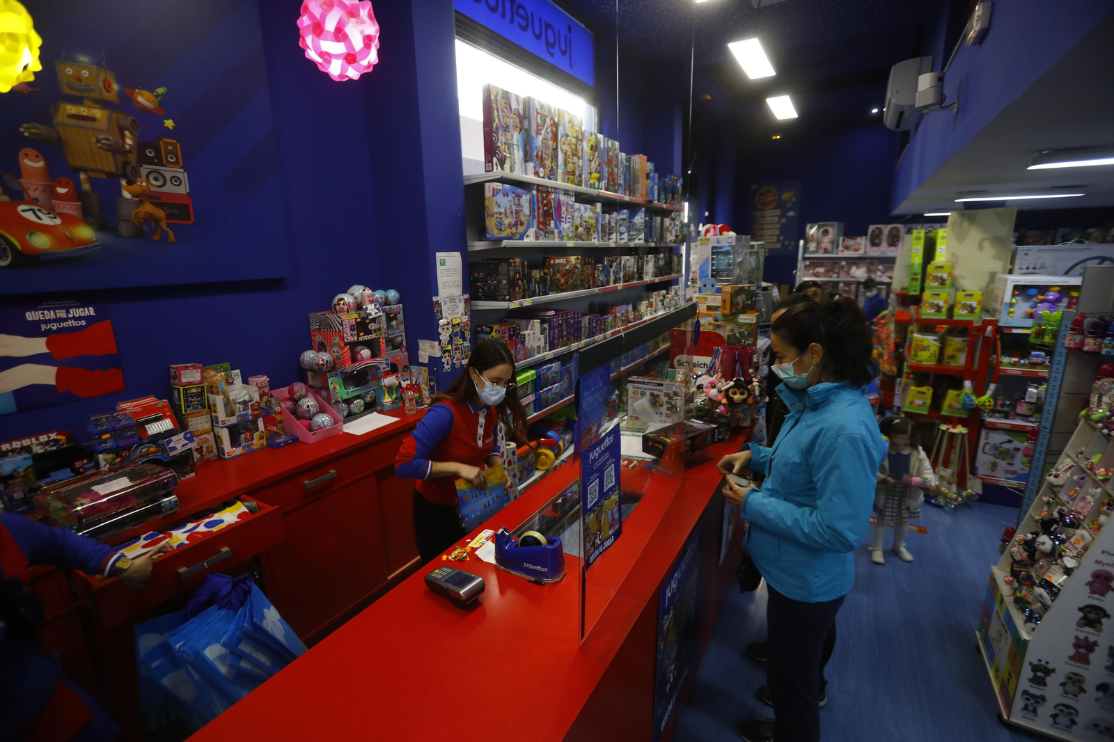 Los últimos días para comprar los regalos de Reyes, en fotografías