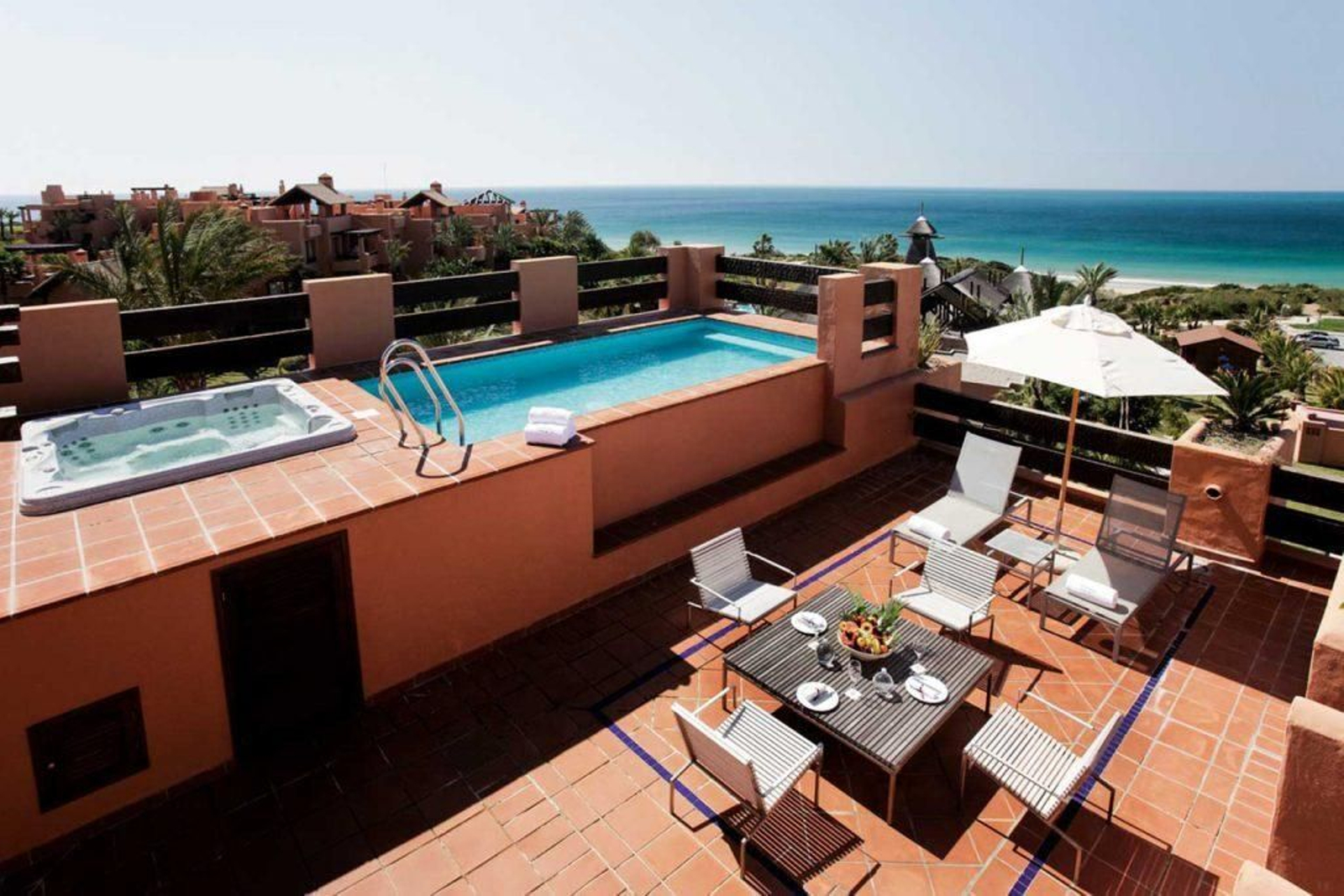 Terraza de la suite de lujo del hotel.