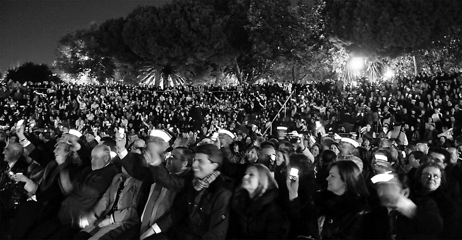 Numeroso público en el parque Almirante Laulhé en los Carnavales de San Fernando de 2009