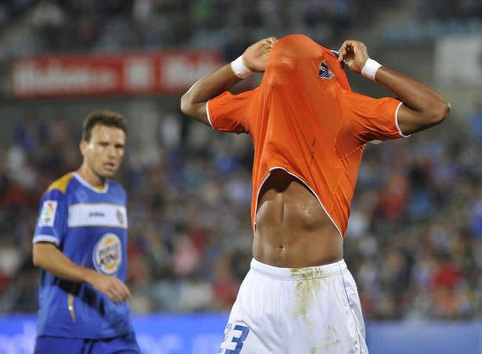 El Málaga gana su segundo partido de la temporada en Liga en casa del Getafe. / EFE