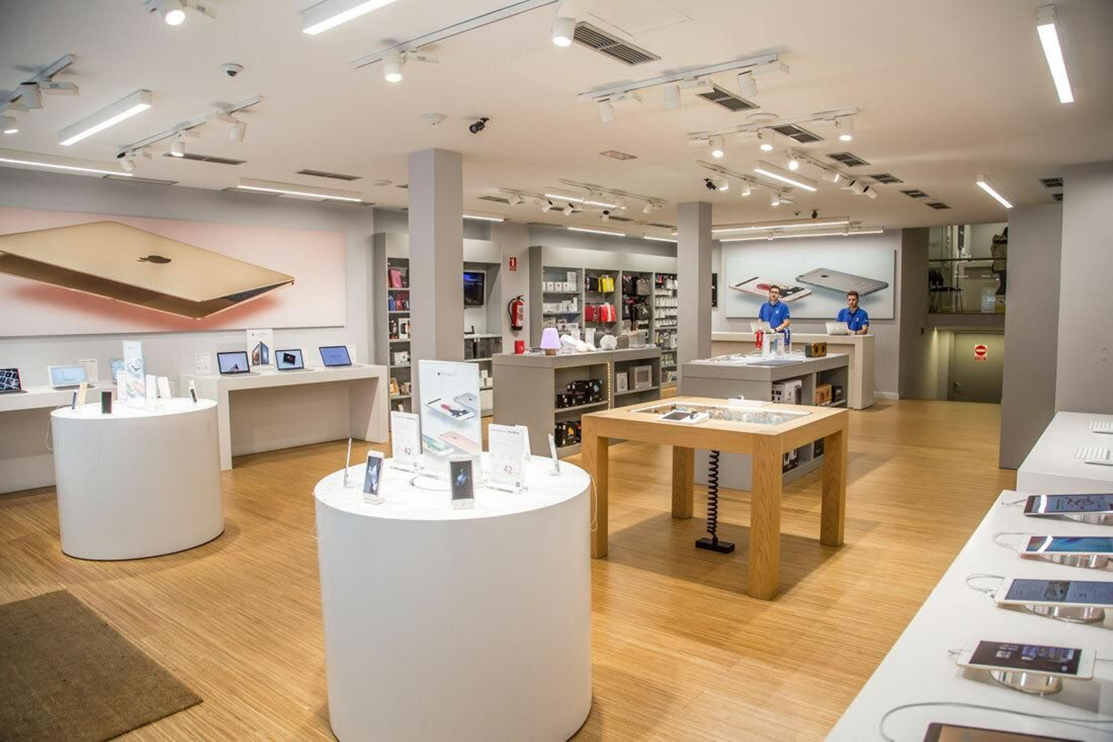 Más de 140 metros cuadrados de exposición la convierten en una de las tiendas más punteras de España.