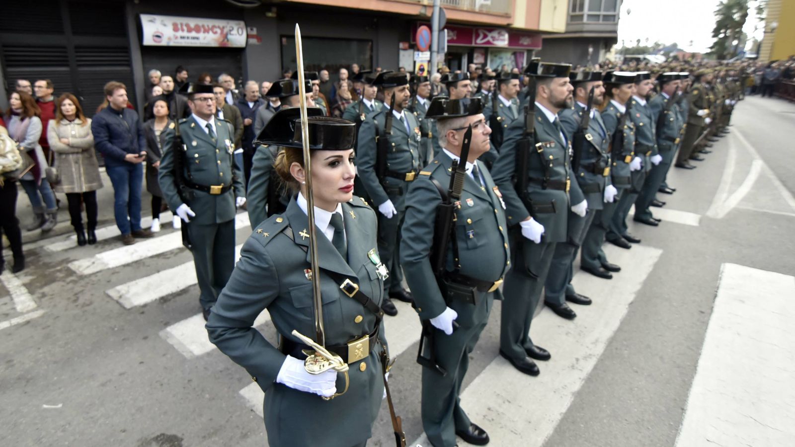 Las mejores fotos de la jura de bandera civil en La Línea
