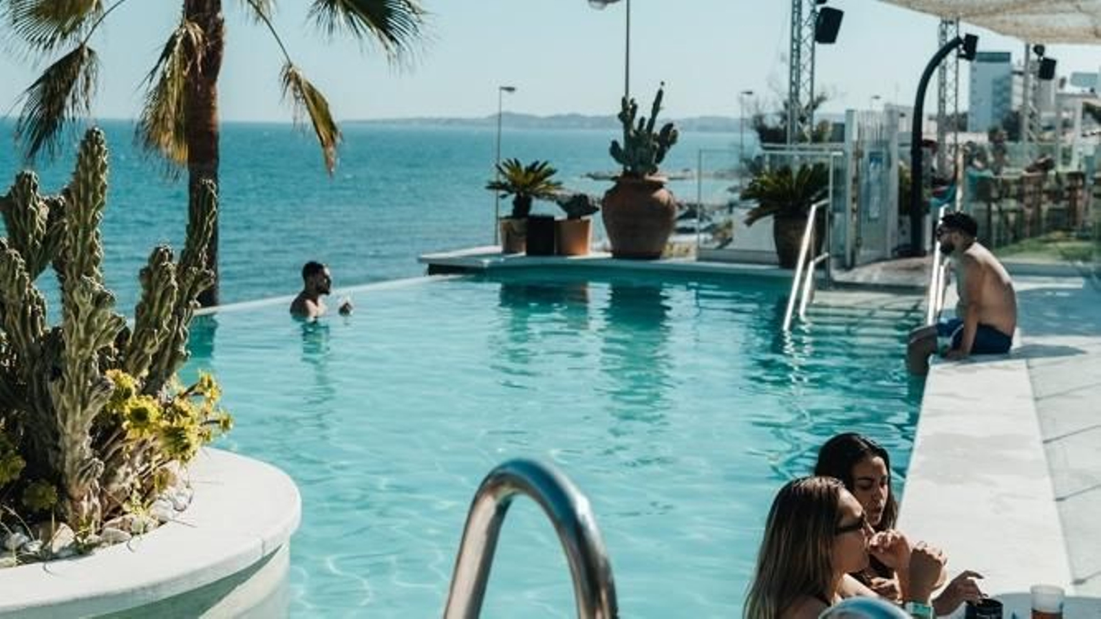 La piscina de Malibu Pool Bar. La piscina de Malibu Pool Bar.