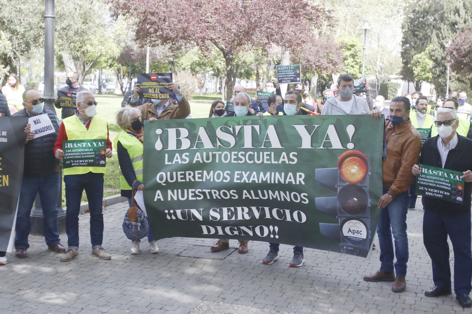 Un momento de la protesta de las autoescuelas.