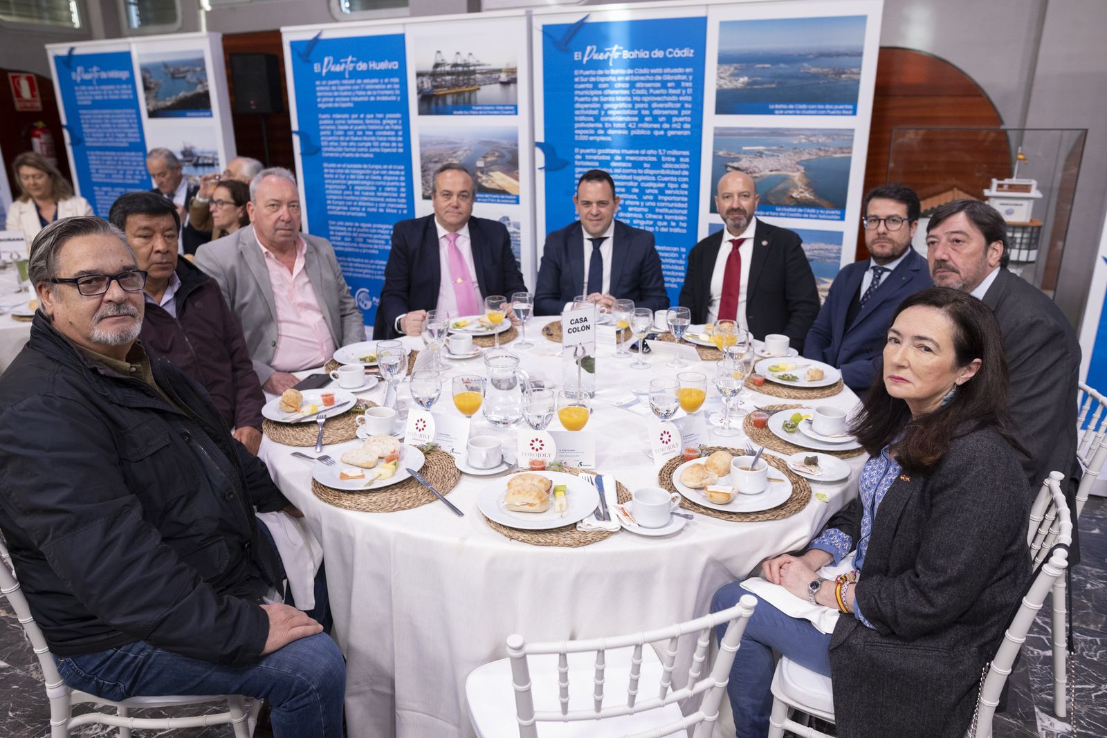 Imágenes del desayuno-coloquio con Jorge Paradela en el Foro Joly Andalucía celebrado en Huelva