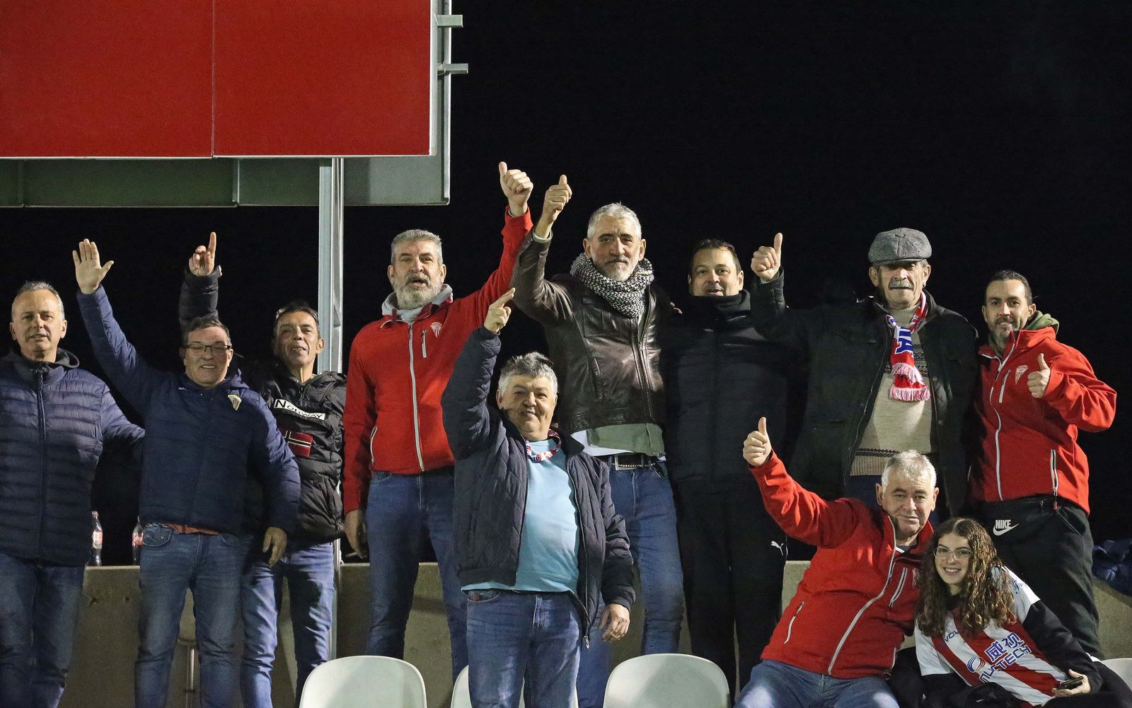 Fotos de la afición en el Nuevo Mirador
