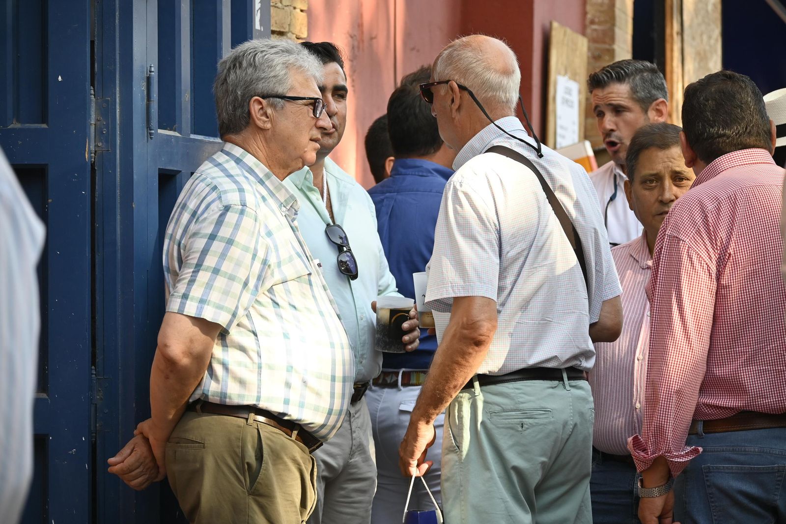 Imágenes de ambiente en el cuarto día de toros en Huelva