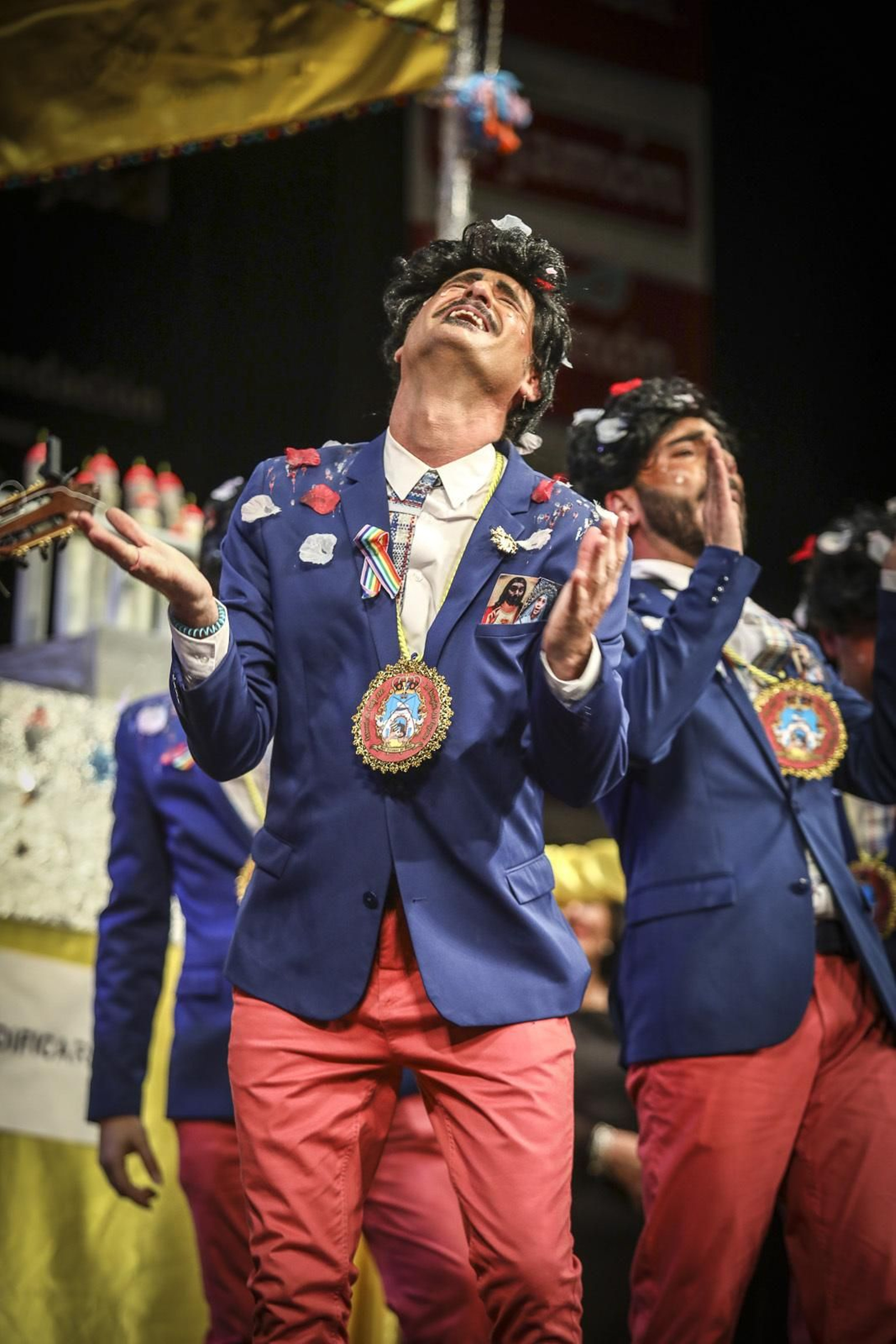 Chirigota Aquí estamos de paso