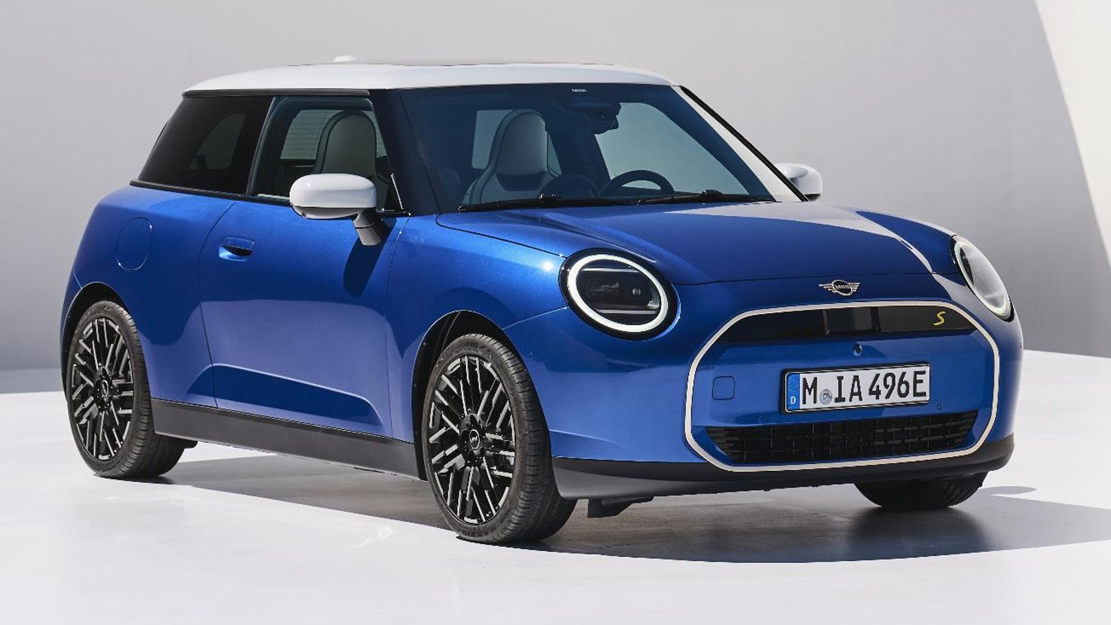 El Cooper se pondrá a la venta con dos motores y, cada uno de ellos, asociado a una batería de diferente capacidad.