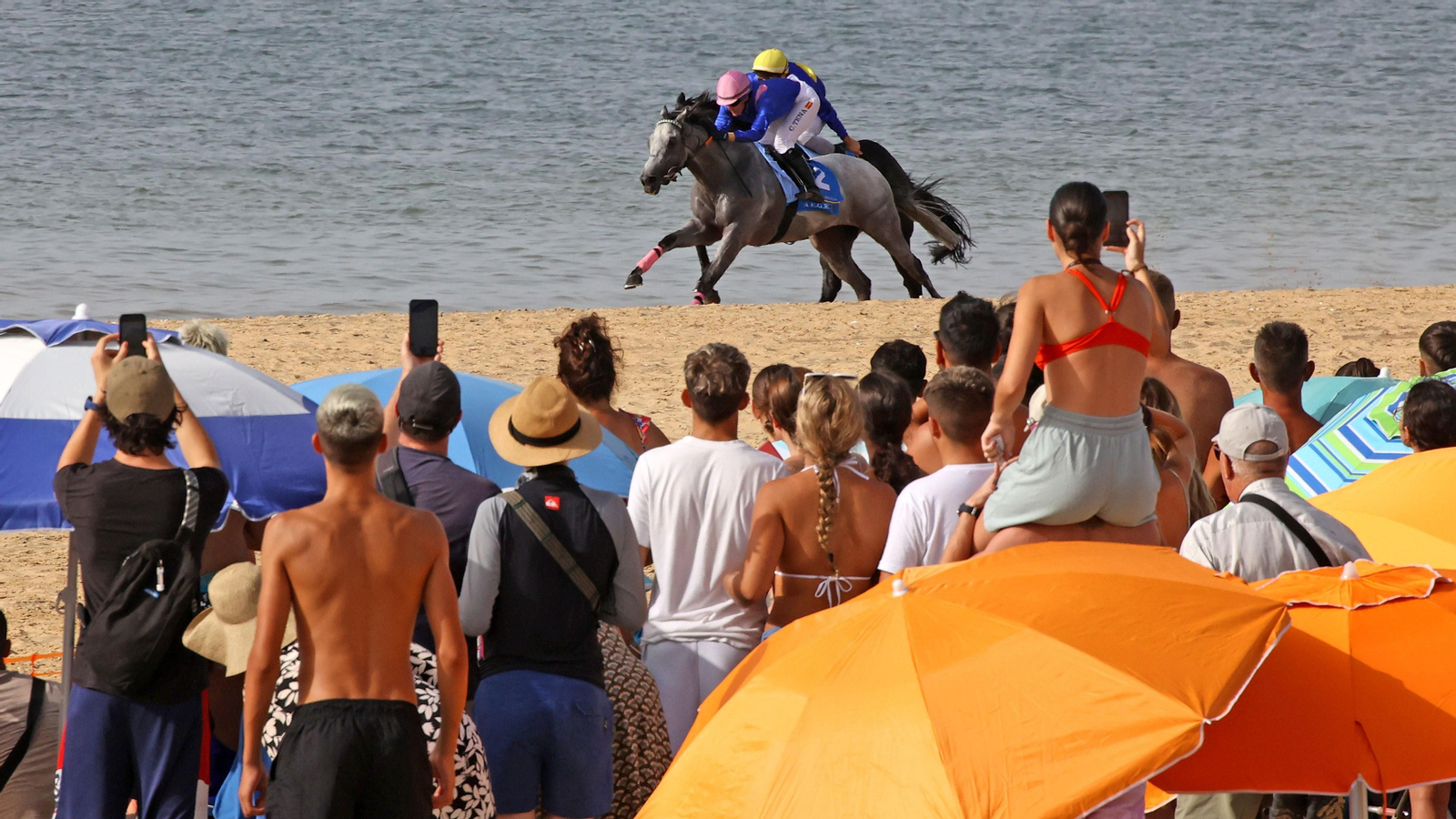 Segunda jornada del primer ciclo de las Carreras de Caballos de Sanlúcar