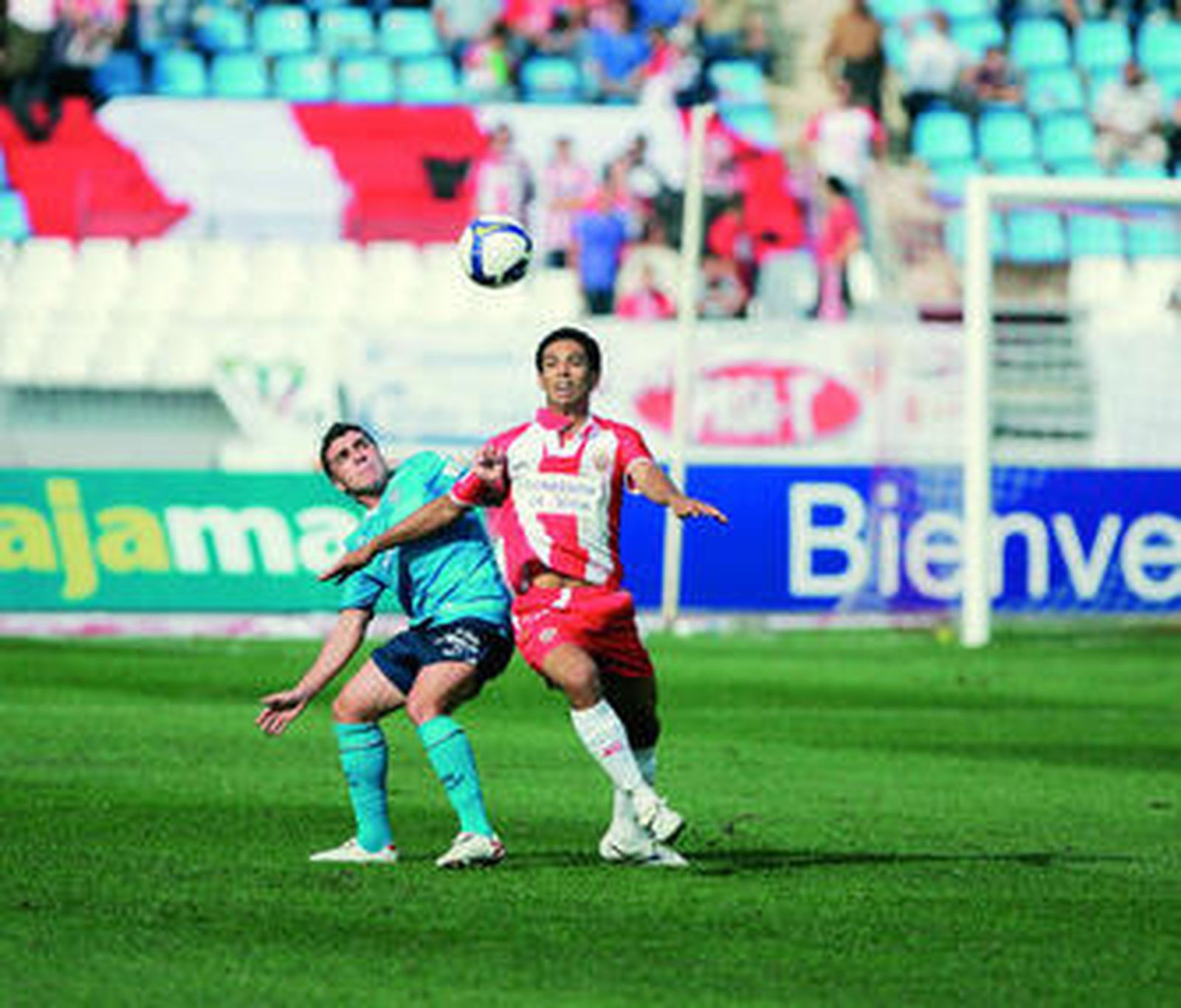 Iriney Santos ante el Recre.