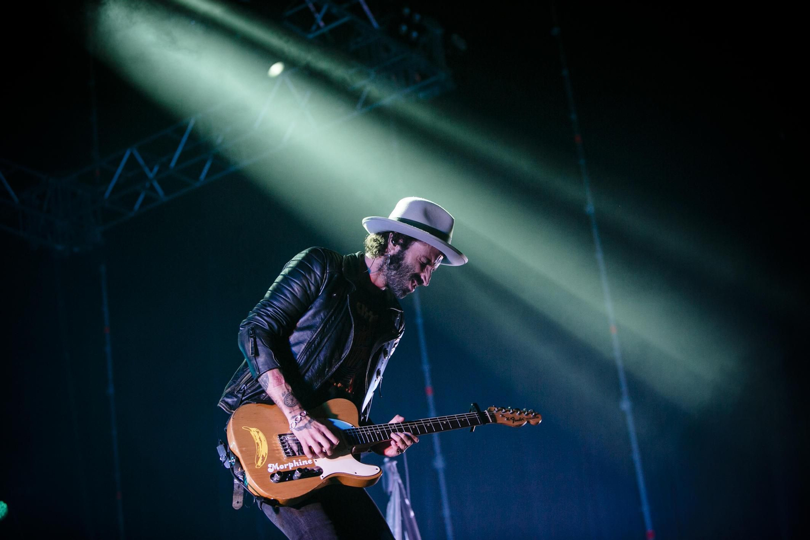 Leiva en uno de los momentos más intensos del concierto, que tuvo lugar el pasado sábado en el Muelle Ciudad.