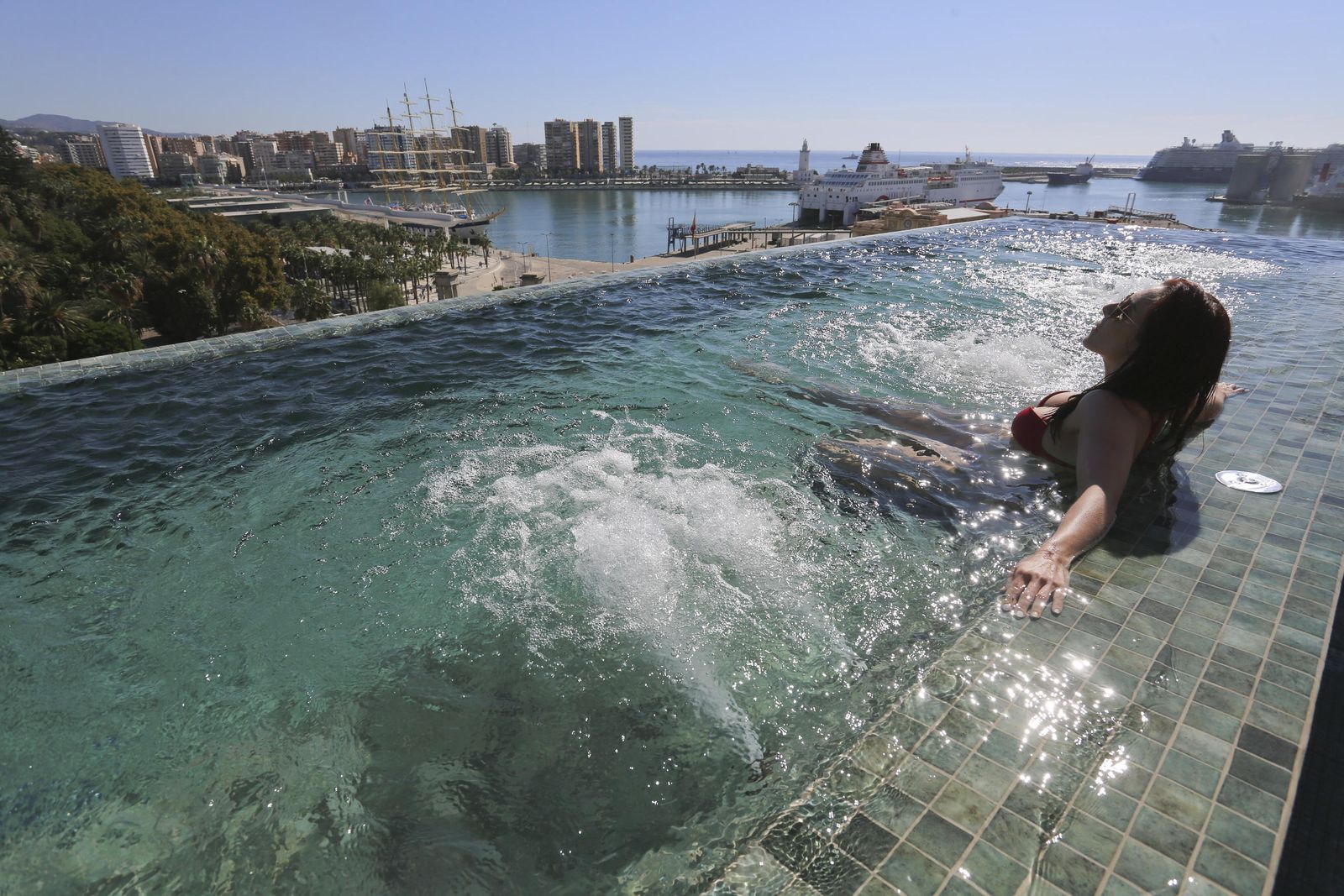 La inauguración del hotel Only You de la Equitativa