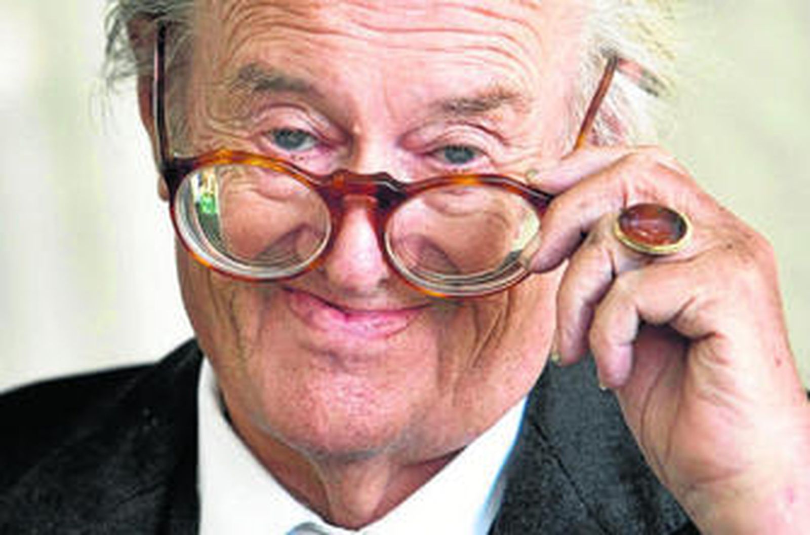 El escritor y dramaturgo John Mortimer (Londres, 1923-The Chilterns, 2009).