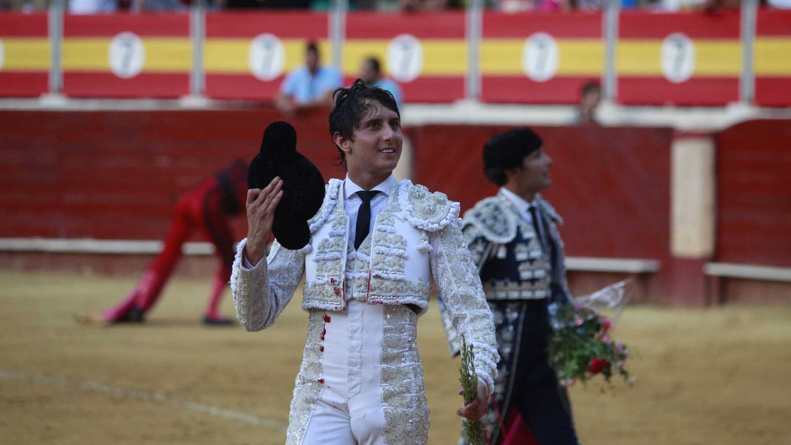 Roca Rey cortó dos orejas.