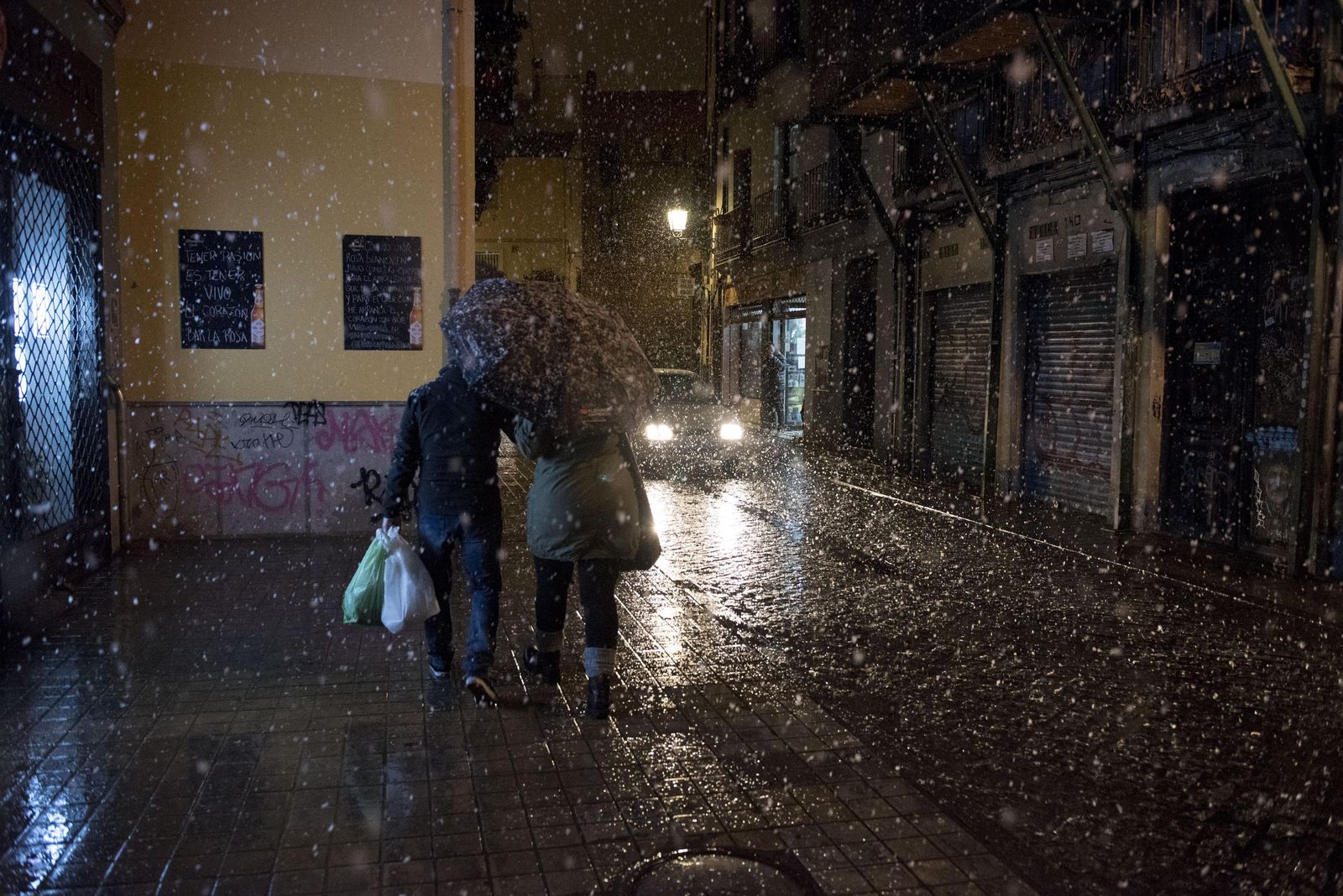 El domingo por la noche también llegó la nieve a Granada