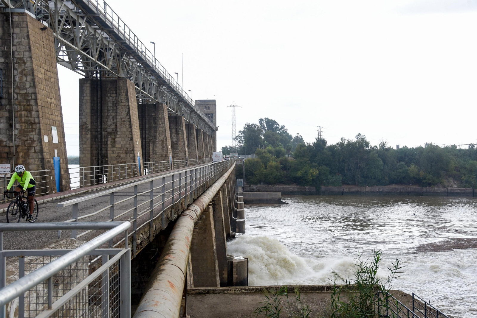 Embalse de Alcalá del Río en la provincia de Sevilla a finales de semana.