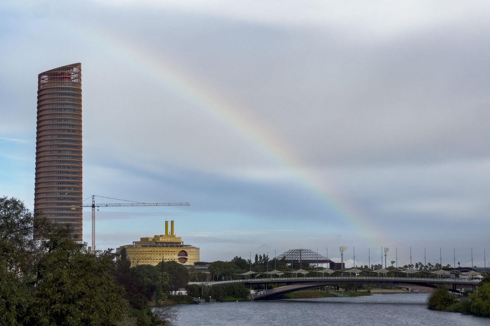 En Sevlla ha llovido poco este domingo.